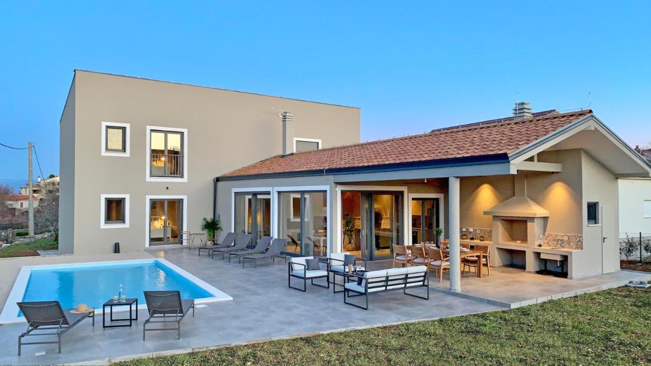 Villa & Jardin - Luxury Villa With Swimming Pool Vrh  Экстерьер фото