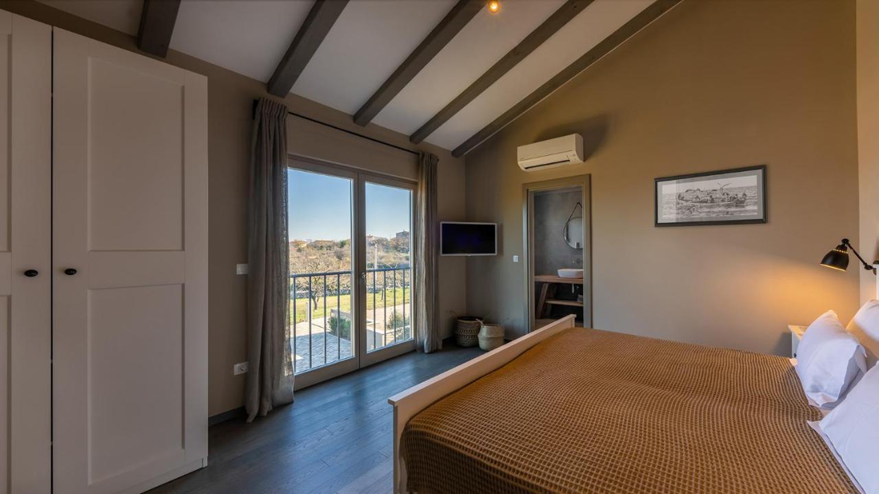 Villa & Jardin - Luxury Villa With Swimming Pool Vrh  Экстерьер фото