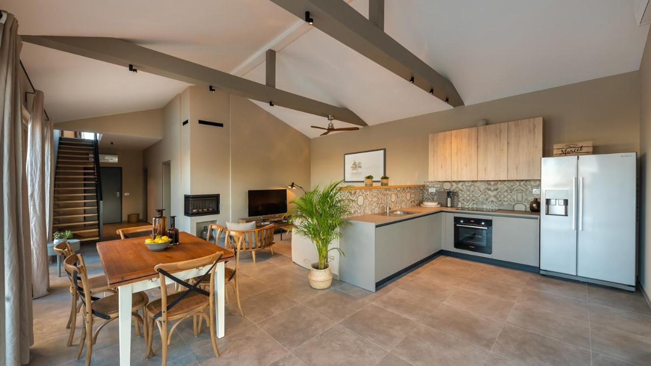 Villa & Jardin - Luxury Villa With Swimming Pool Vrh  Экстерьер фото